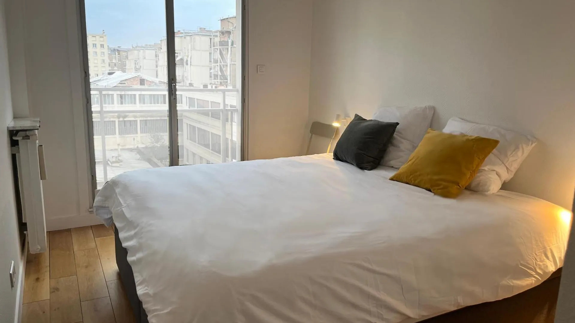 Grand Bright Apartment-4Bdr-130M2 Paris France