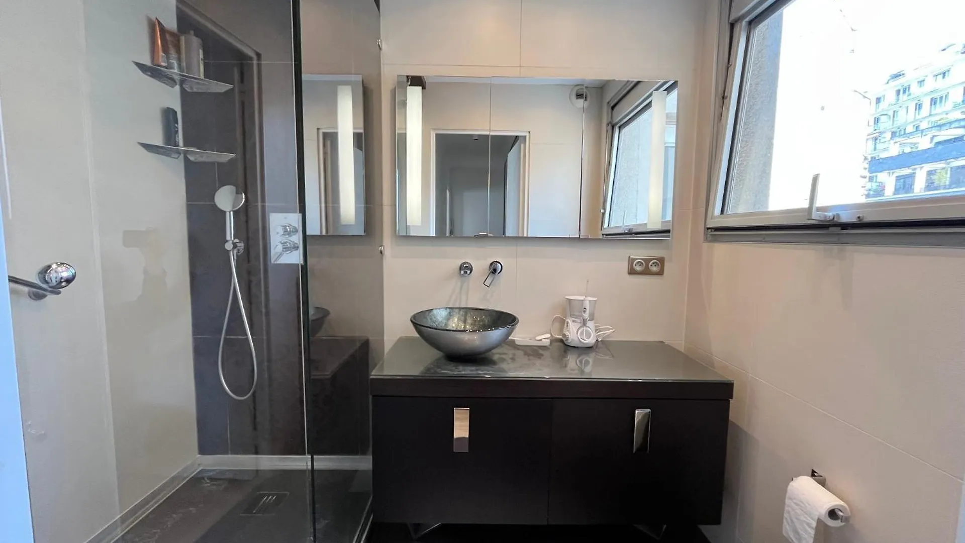 Grand Bright Apartment-4Bdr-130M2 Paris
